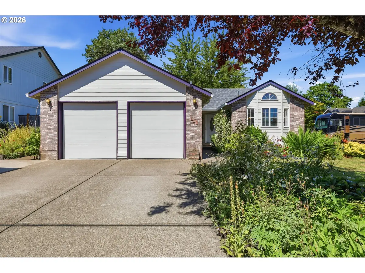 340 SW 7th St, Dundee, OR 97115 - #1