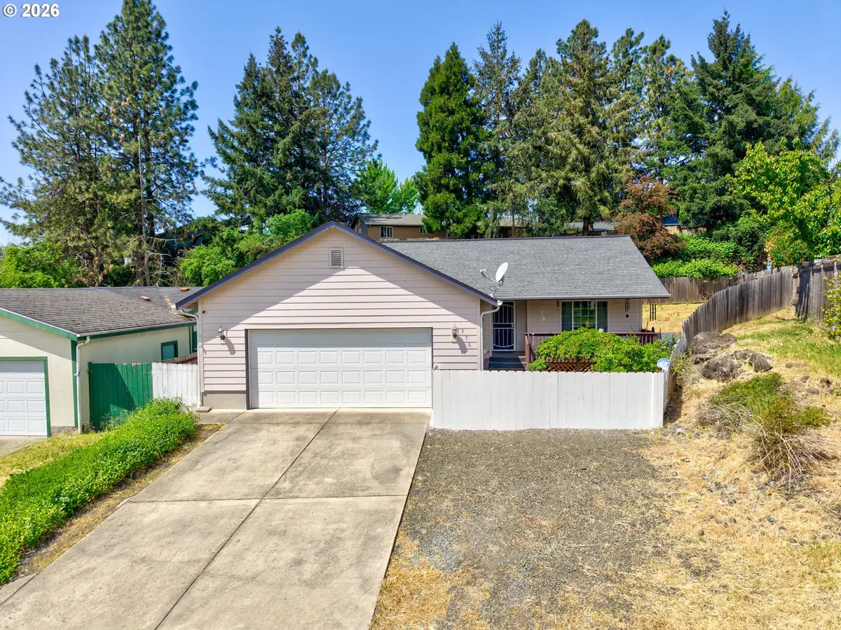 356 Dark Horse St, Roseburg, OR 97471 - #1