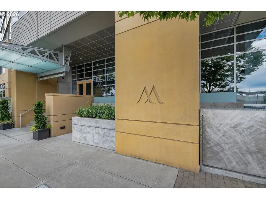 836 S Curry St #102, Portland, OR 97239 - #2