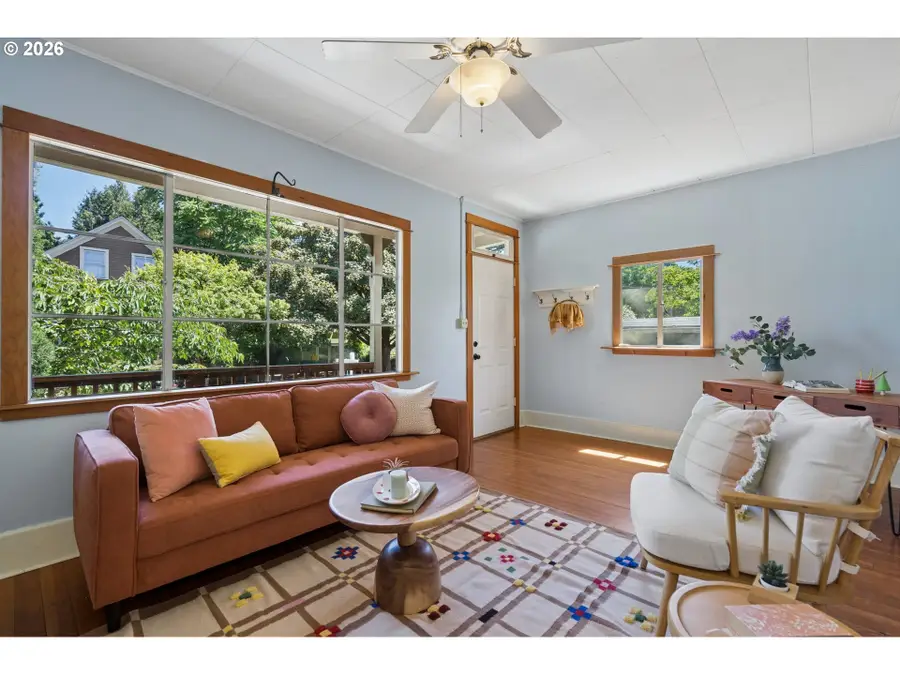 3373 SE 15th Ave, Portland, OR 97202 - #3
