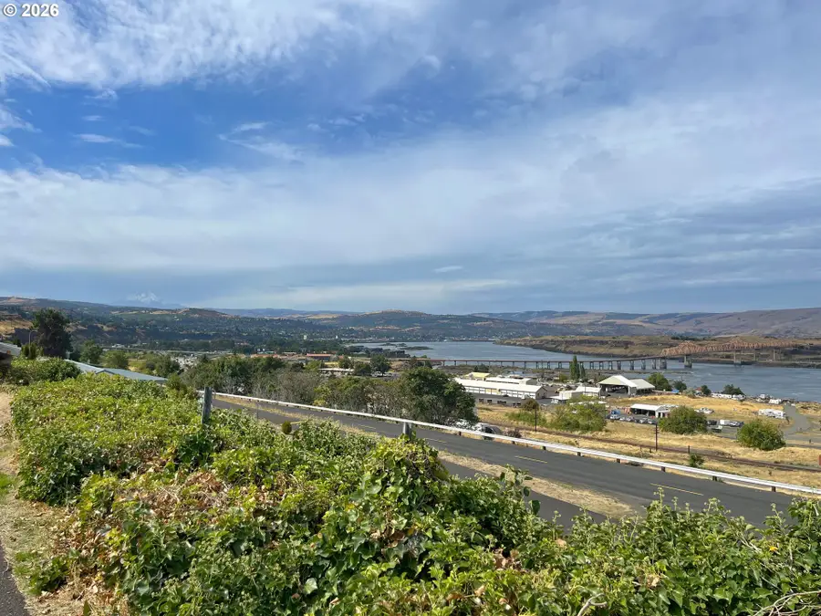 3564 E 2nd St #31, The Dalles, OR 97058 - #2