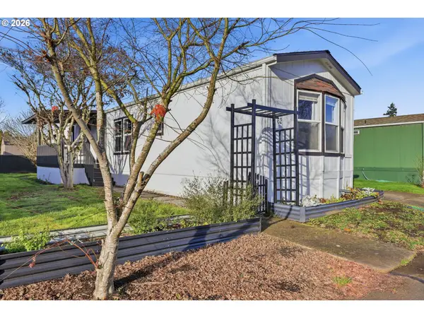 301 E Columbia Dr #62, Newberg, OR 97132