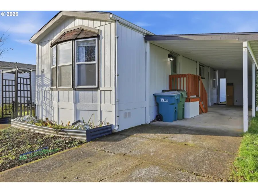 301 E Columbia Dr #62, Newberg, OR 97132 - Image #2