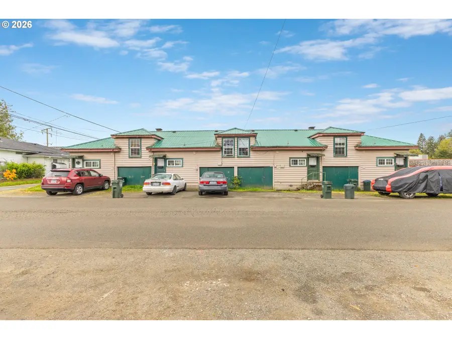 1170 N Baxter St, Coquille, OR 97423 - #2