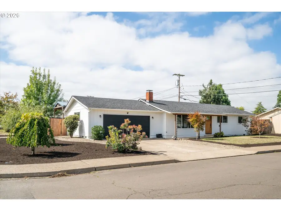 2302 Grovedale Dr, Springfield, OR 97477 - #2