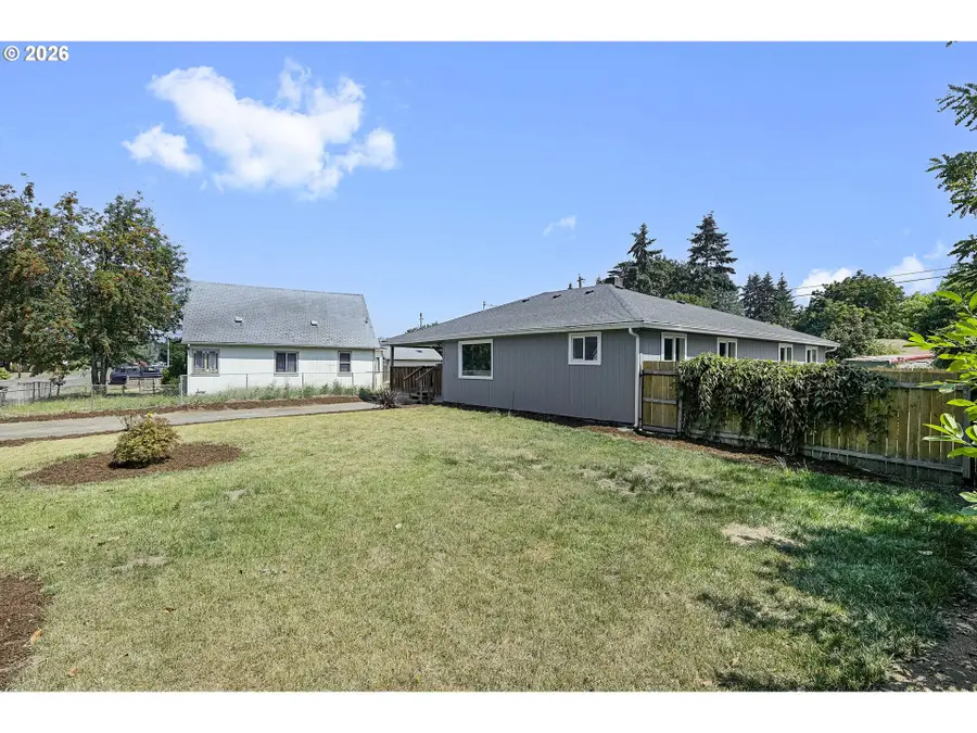 256 Douglas St, Longview, WA 98632 - #3