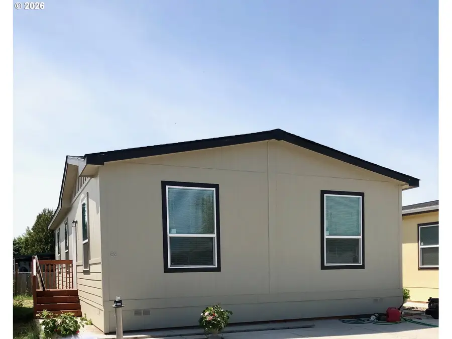 1025 S 6th #82, Harrisburg, OR 97446 - #2