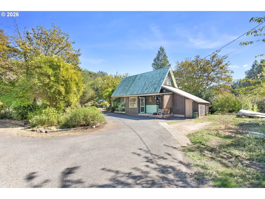 183 Ecklund St, Canyonville, OR 97417 - #2