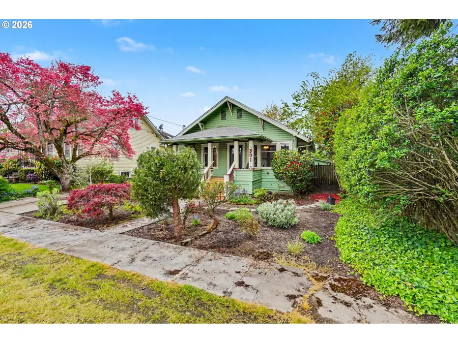 301 Orchard St, Silverton, OR 97381 - #2