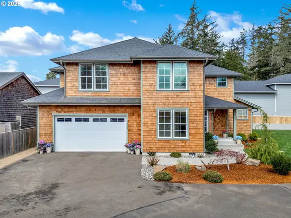 1360 Sea Ridge Ln, Gearhart, OR 97138