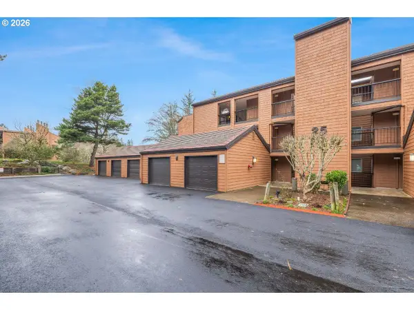 200 Oswego Summit, LakeOswego, OR 97035