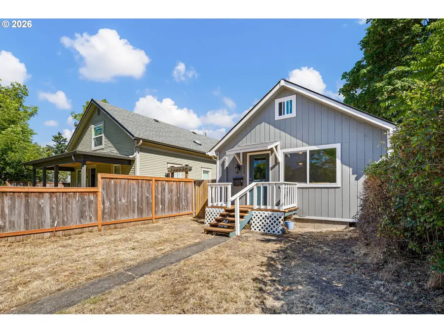 628 G St, Springfield, OR 97477 - #3