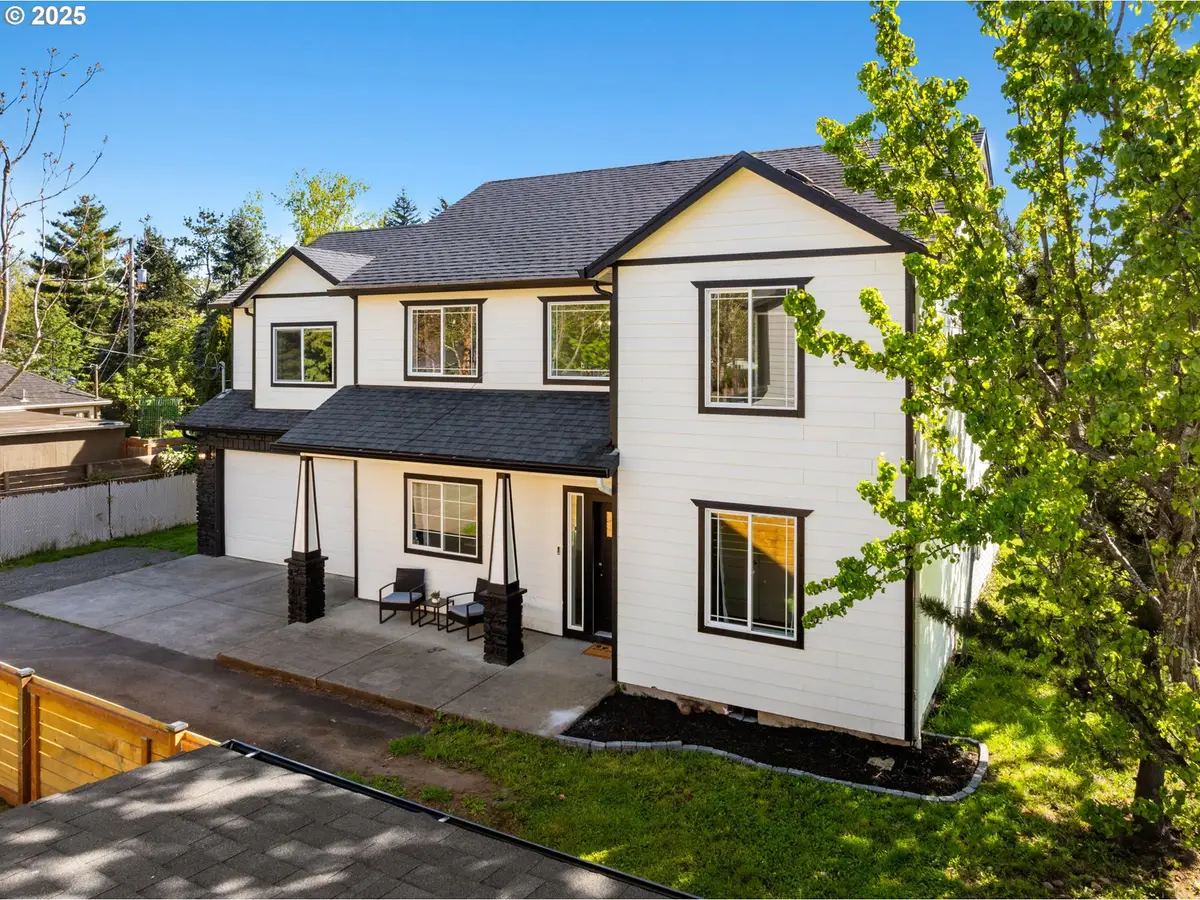 11122 SE Melania Ct, Portland, OR 97266 - Image #1