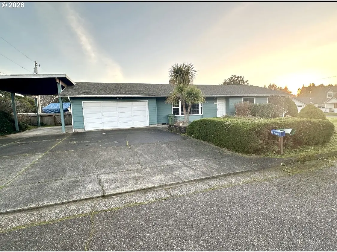 2691 14th St, North Bend, OR 97459 - #1