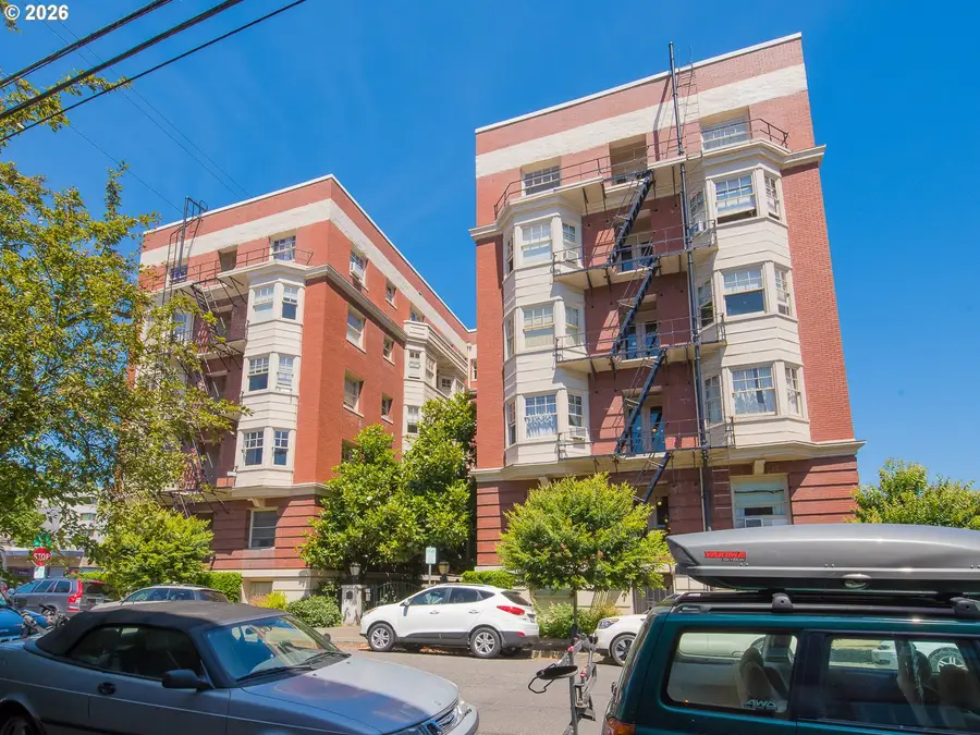 2083 NW Johnson St #54, Portland, OR 97209 - #3