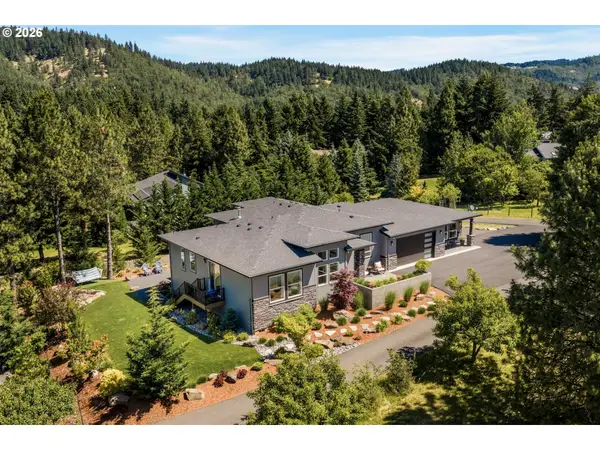 1105 Loganberry Ln, WhiteSalmon, WA 98672