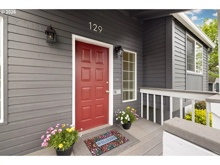 129 NE 39th Ave, Hillsboro, OR 97124 - #2