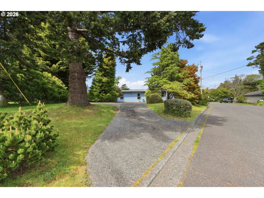 2984 Myrtle St, North Bend, OR 97459 - #3