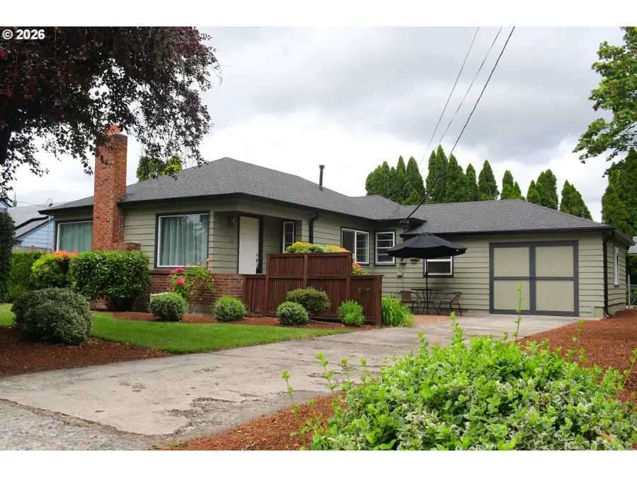 1013 NE Birchwood Dr, Hillsboro, OR 97124 - #2