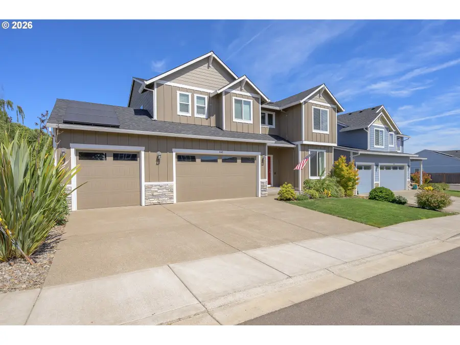 662 E Taft St, Carlton, OR 97111 - #2