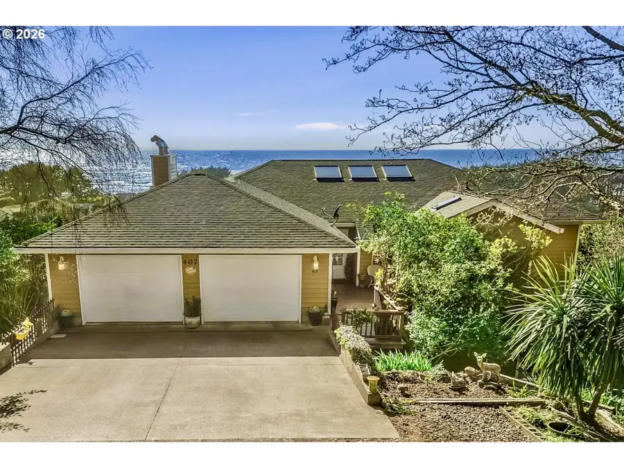 407 King St, Yachats, OR 97498 - #2