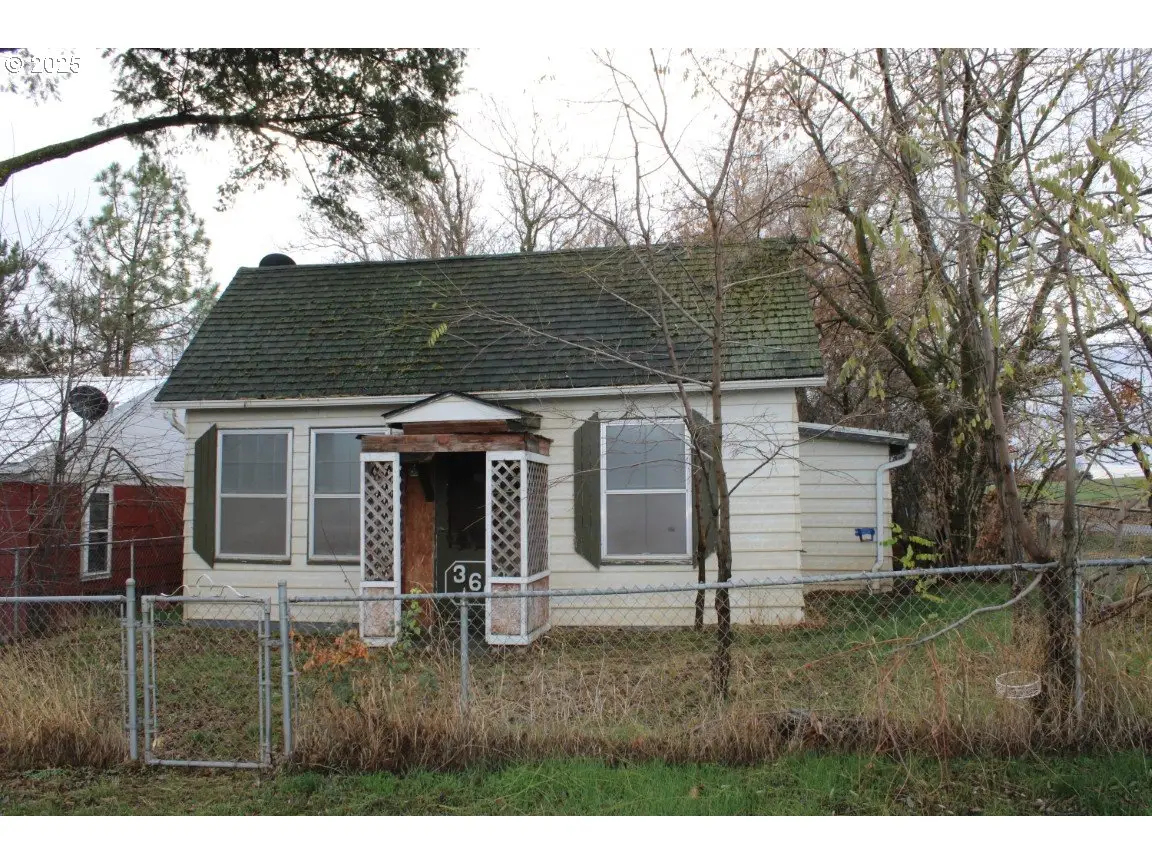 360 W College St, Athena, OR 97813 - Image #1