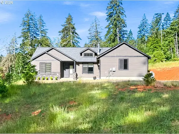24741 Hall Rd, Cheshire, OR 97419