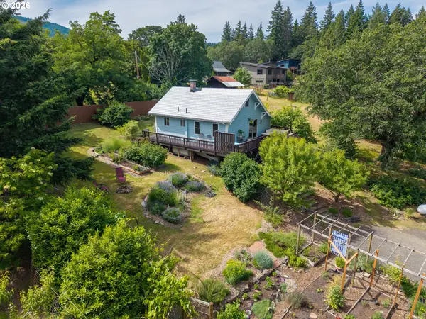 51 Columbia Ave, Underwood, WA 98651