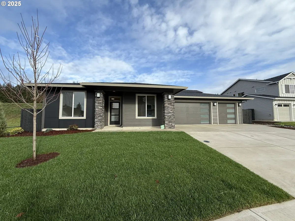 409 W 19th St, La Center, WA 98629 - Image #1