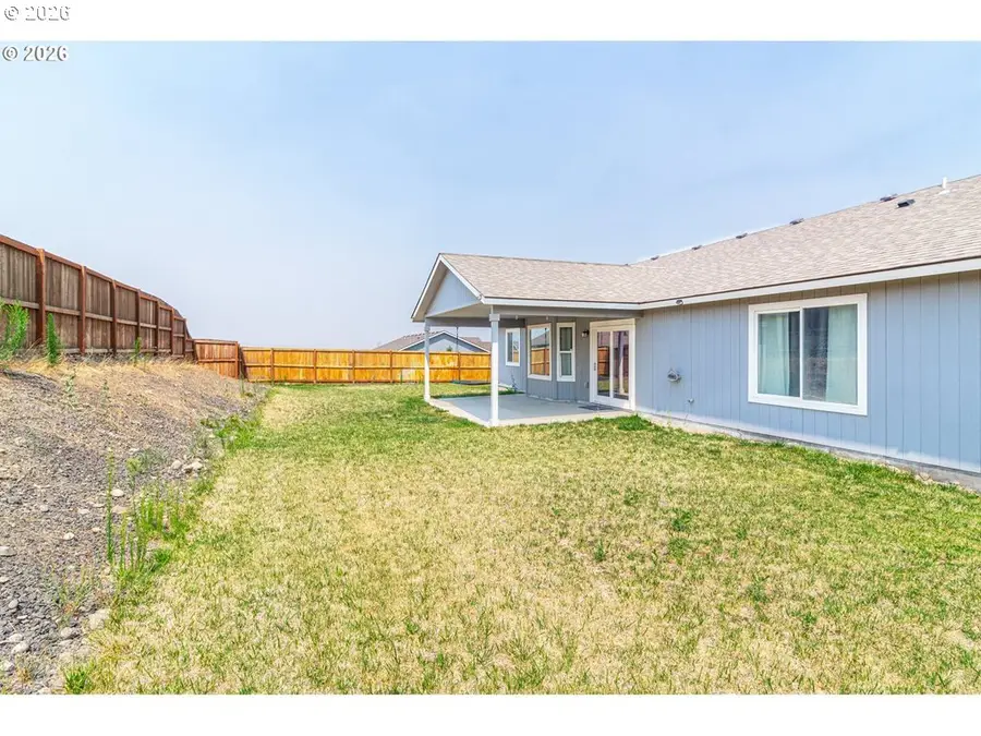 2766 Thrush St, Umatilla, OR 97882 - #3