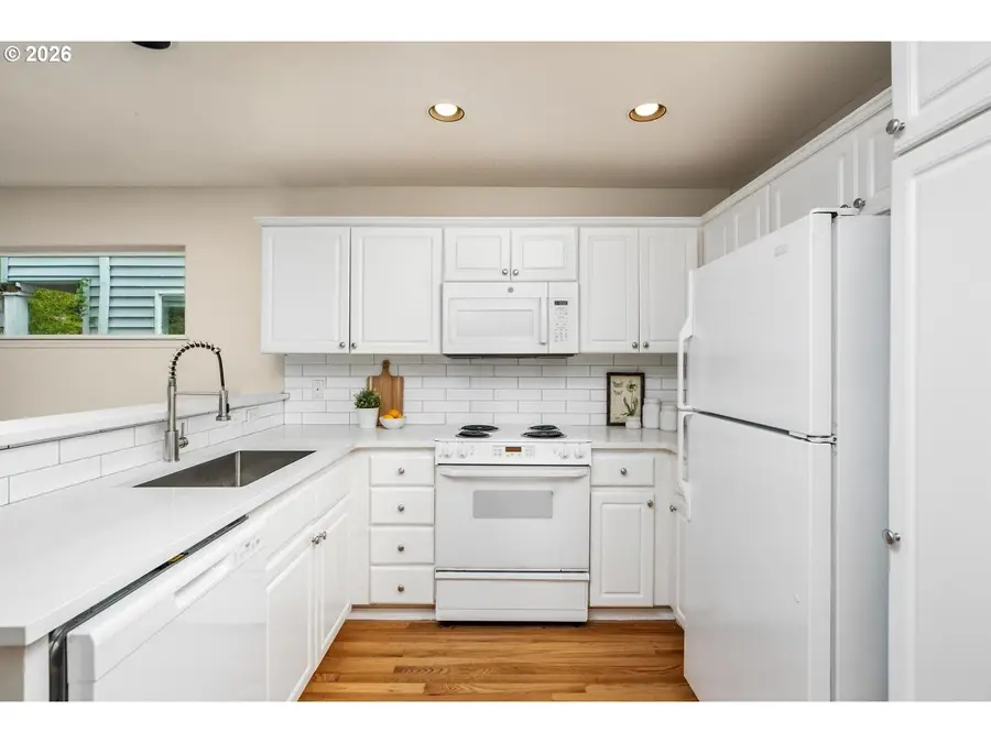 1277 NE Kinney St, Hillsboro, OR 97124 - #3