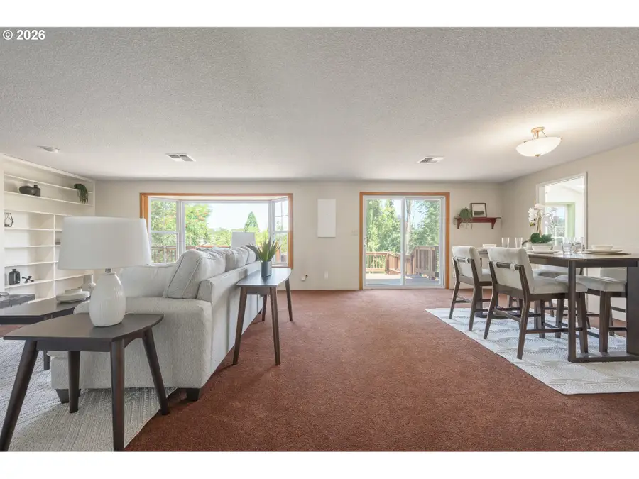 637 E 39th Pl, Eugene, OR 97405 - #3