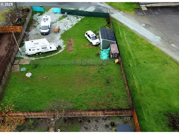 123 Peacock Ln, MyrtleCreek, OR 97457