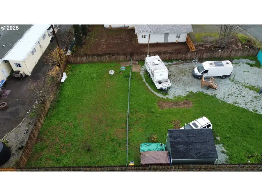 123 Peacock Ln, Tri City, OR 97457 - Image #3