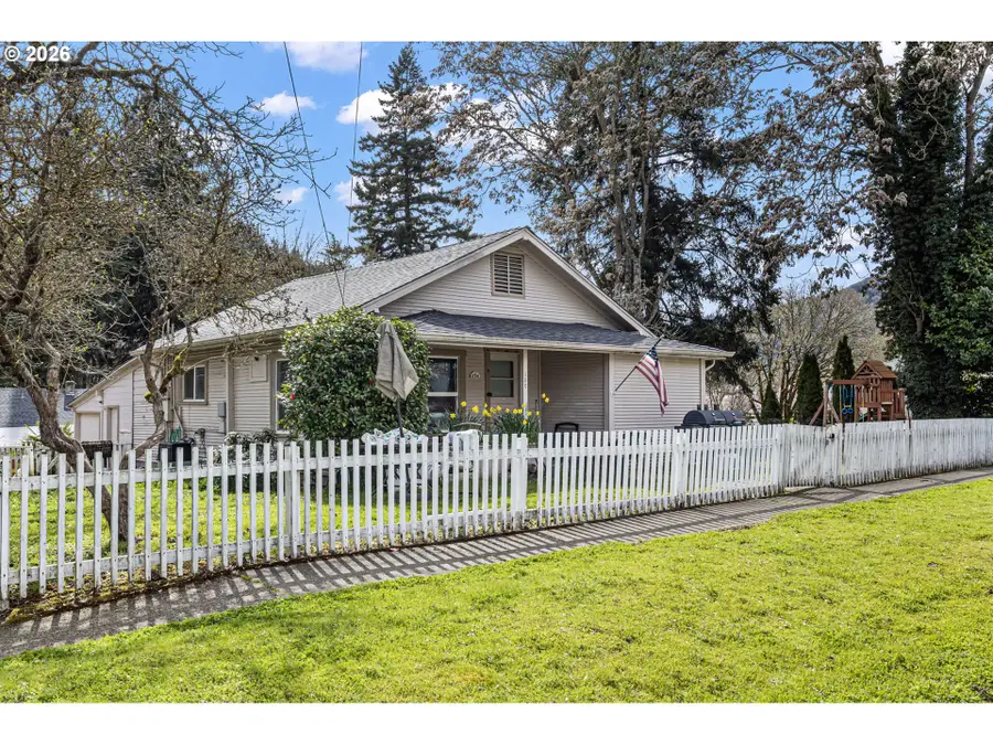 150 NE Broadway St, Myrtle Creek, OR 97457 - #2