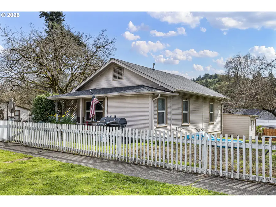 150 NE Broadway St, Myrtle Creek, OR 97457 - #3