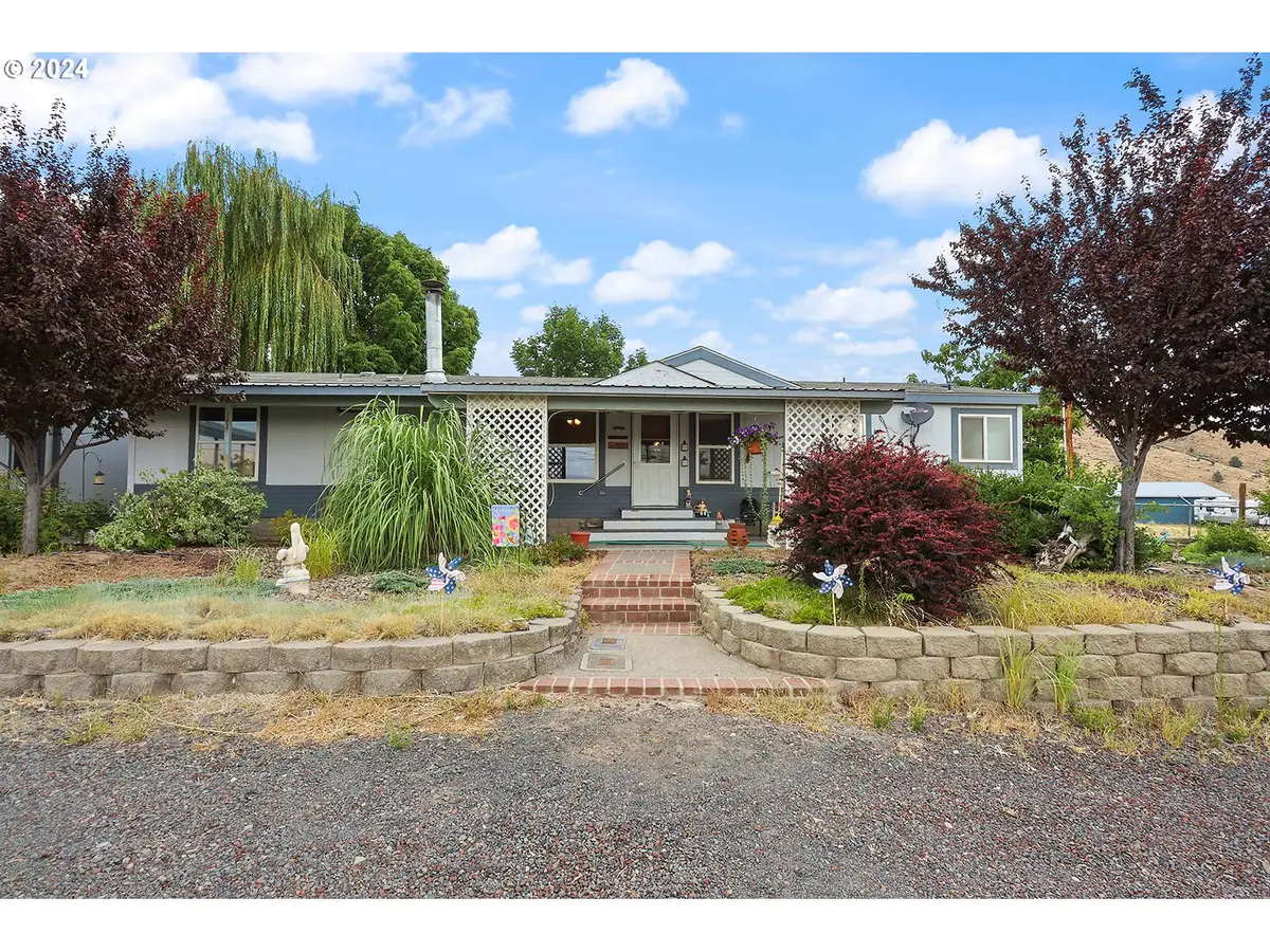 1206 N Us Highway 197, Maupin, OR 97037 - #1