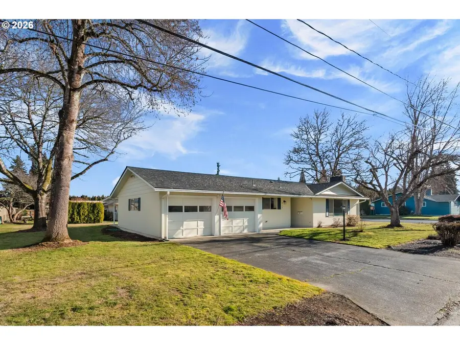 615 Sacre Ln N, Monmouth, OR 97361 - #2