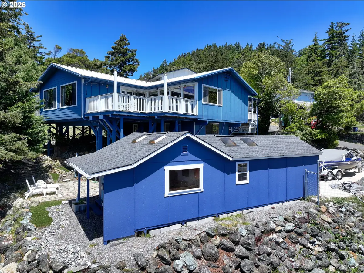 29790 Hound Dog Rd, Gold Beach, OR 97444 - #1