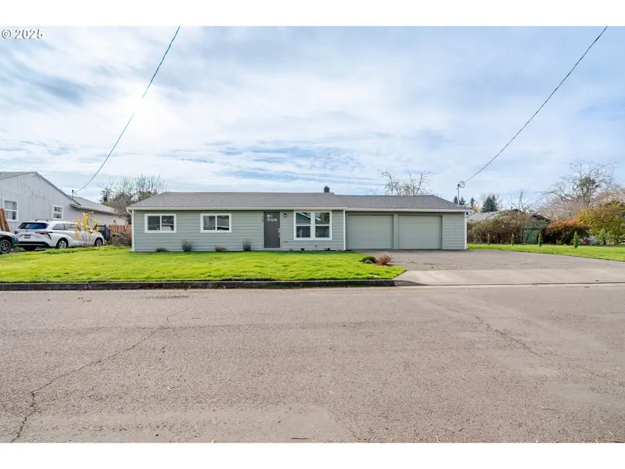 760 E Elmore St, Lebanon, OR 97355 - Image #2