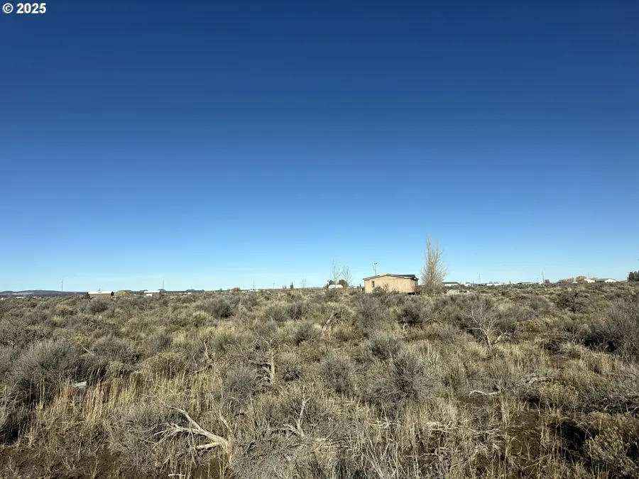 Pinion Ln #4600, Silver Lake Fort Rock, OR 97641 - Image #2