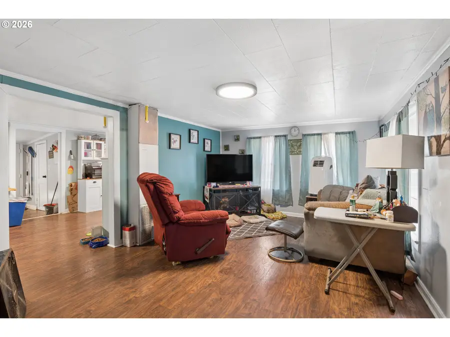 844 NE Johnson St, Myrtle Creek, OR 97457 - #2