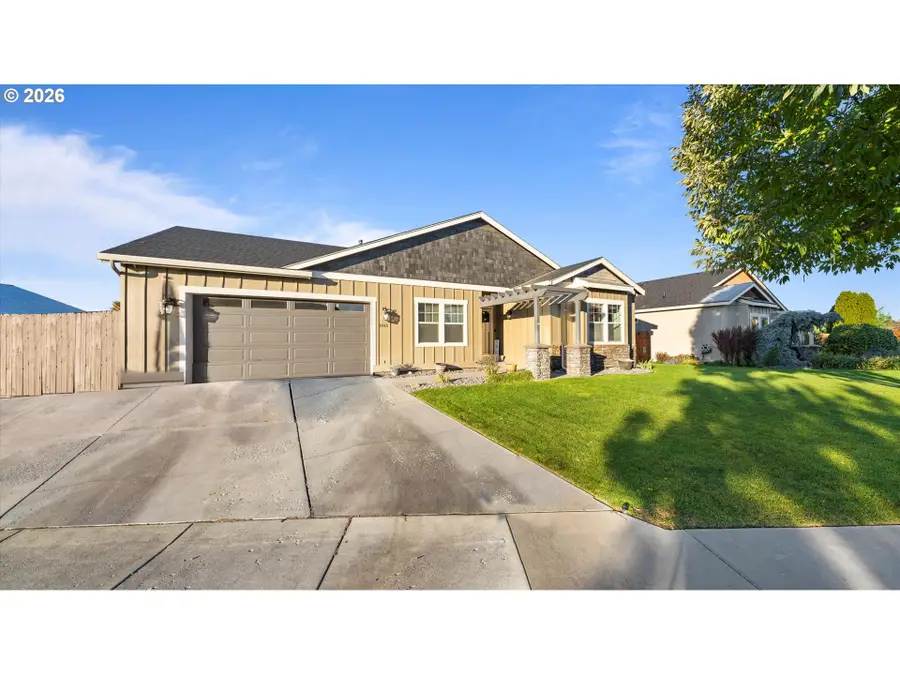 2243 NW Overlook Dr, Hermiston, OR 97838 - #2