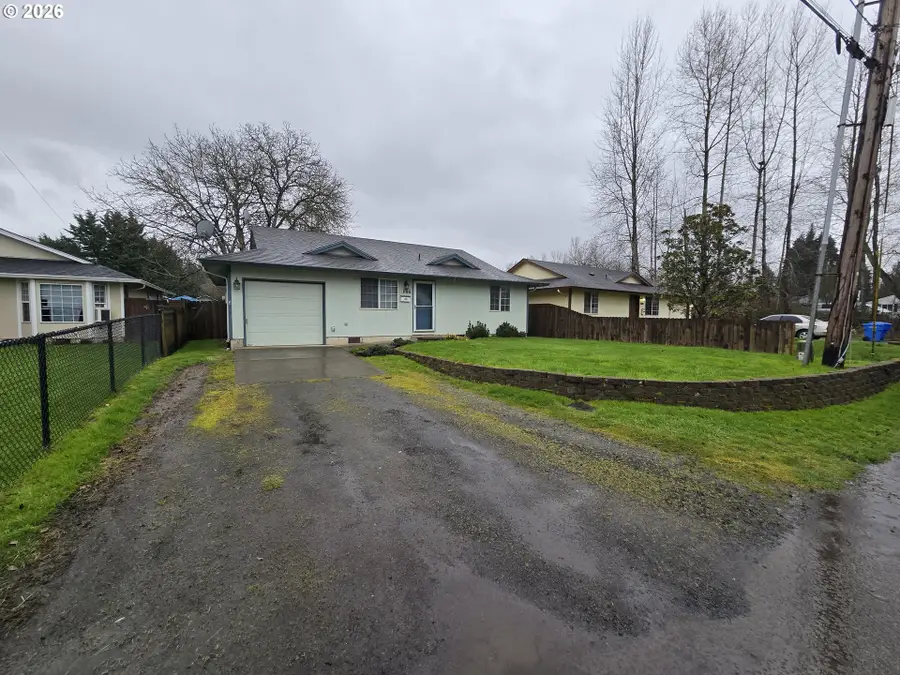 1106 S 11th Ave, Kelso, WA 98626 - #2
