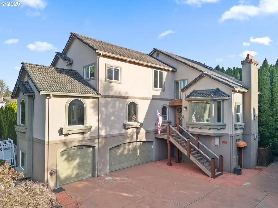 1875 N Teakwood Cir, Canby, OR 97013 - Image #2