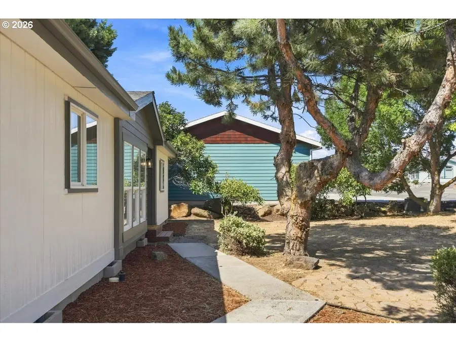 574 Sunridge Ave, Dallesport, WA 98617 - #2