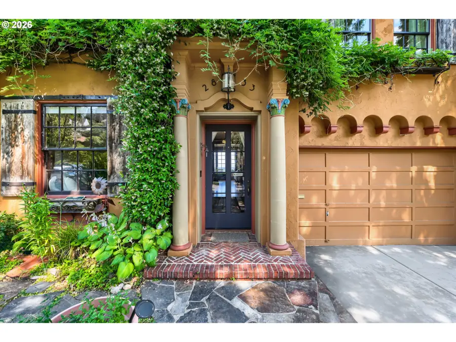 2833 NW Cumberland Rd, Portland, OR 97210 - #3