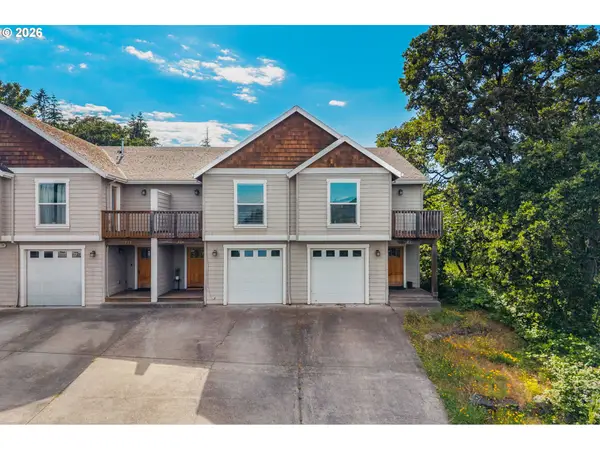 214 N 18th St, HoodRiver, OR 97031