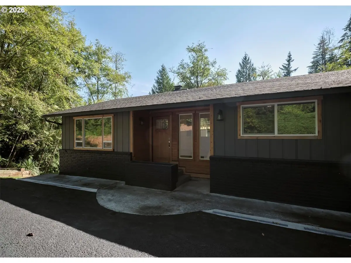 209 Sunset Dr, Longview, WA 98632 - #1
