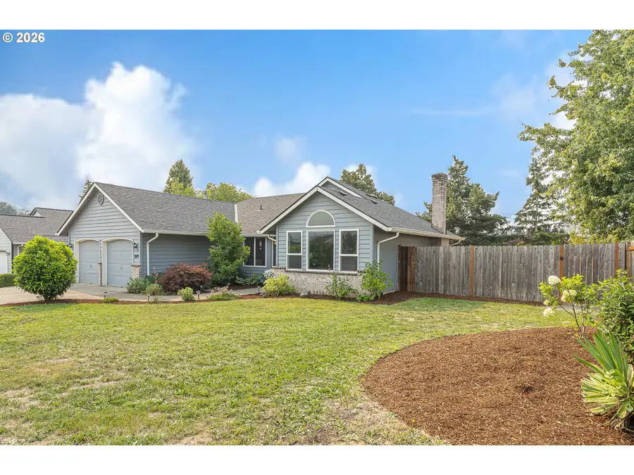 849 E 9th Ct, Lafayette, OR 97127 - #2